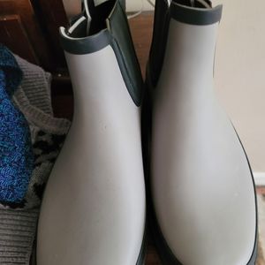 Size 10 Rubber Boats - Grey
